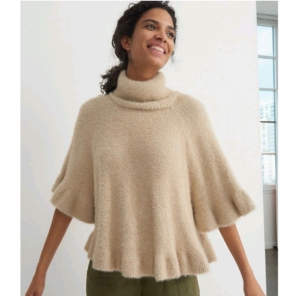 Anthropologie Sweaters - Anthropologie Cream Turtleneck Sweater